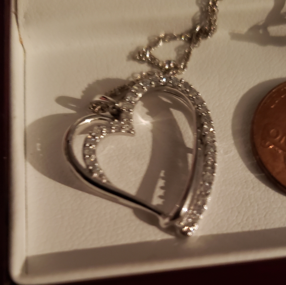 1/4 ctw Dimond necklace heart